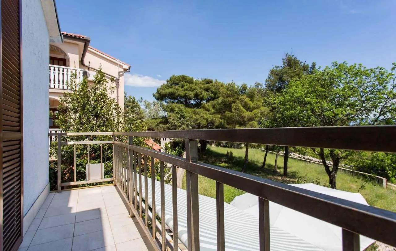 Apartment In Silo/Insel Krk 13497